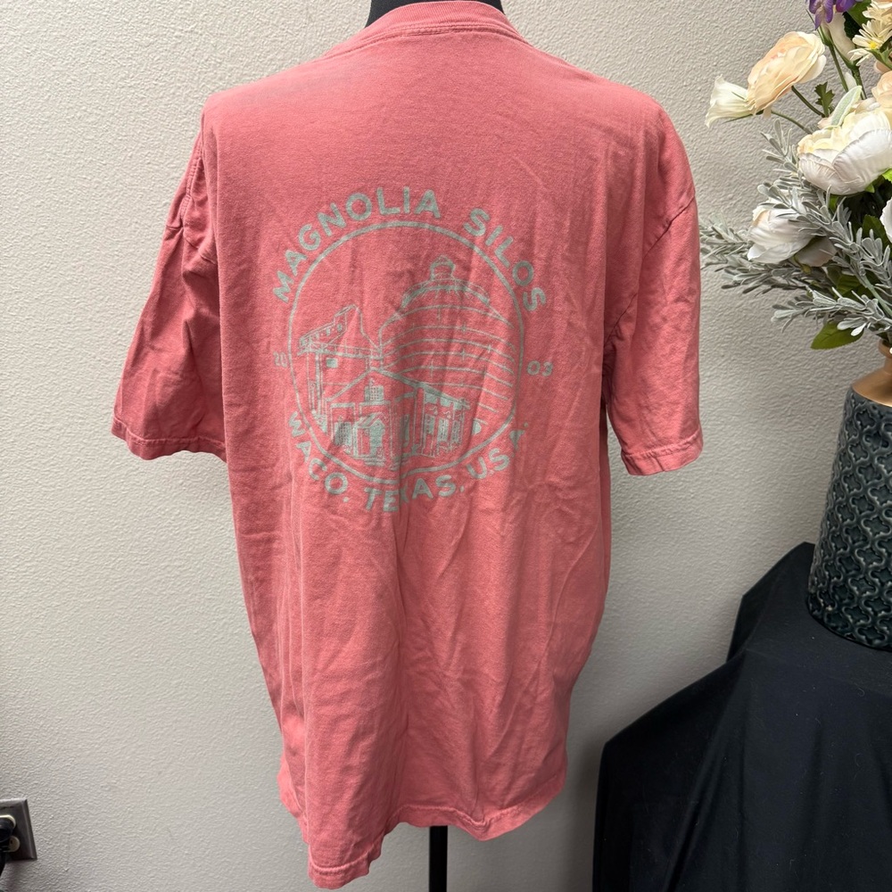 Magnolia Silos Waco TX Graphic Pocket Tee Coral Pink Cotton XL Unisex - Picture 4 of 7